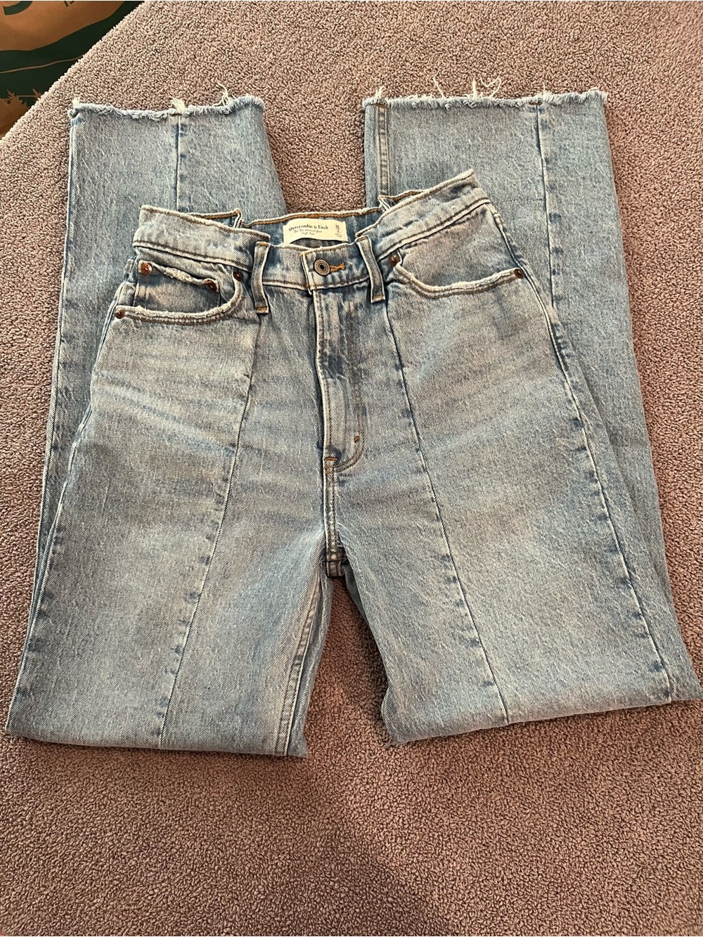 Abercrombie The 90’s Relaxed Jean High Rise